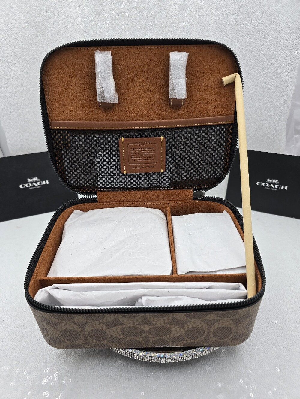 Coach Tech Organizer In Colorblock Signature Canvas Secure Zip Around - Picture 6 of 14